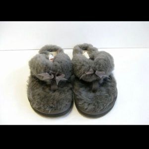 UGG Fluff Flip Flops/Sandals